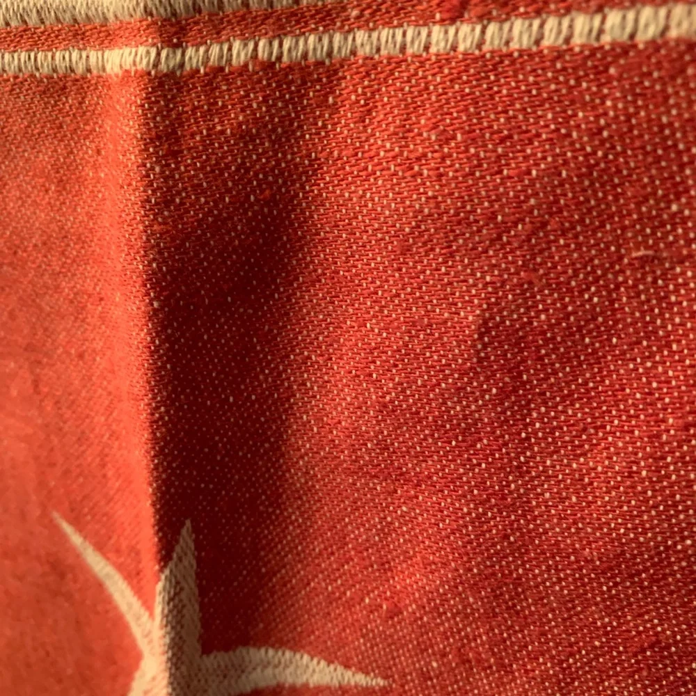 5 WILLIAMS SONOMA, RED and WHITE St. Nick Napkins, textured 48 Linen 52 Cotton.
